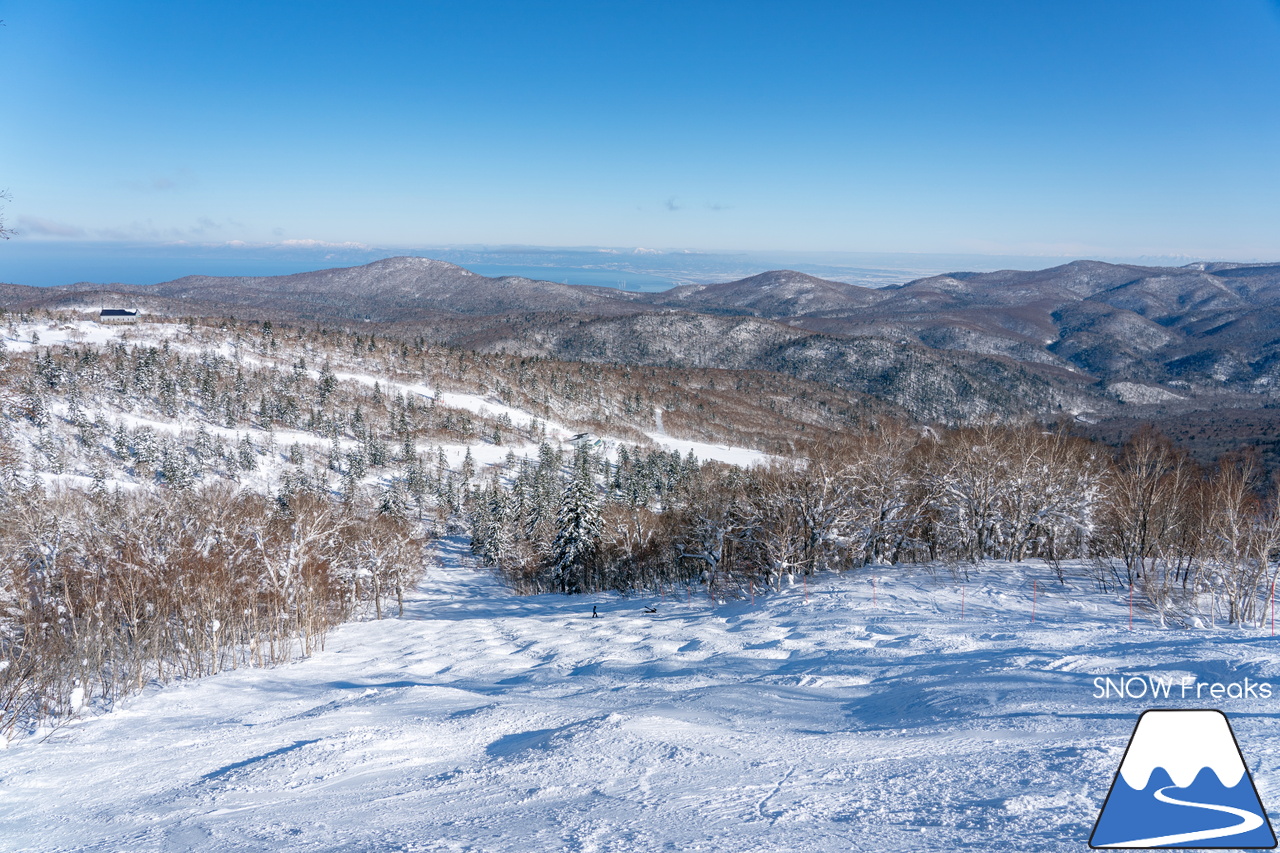 札幌国際スキー場｜北海道最高峰・旭岳も見えた！これ以上はなかなか無い、澄み渡る青空に恵まれた１月最後の日曜日。